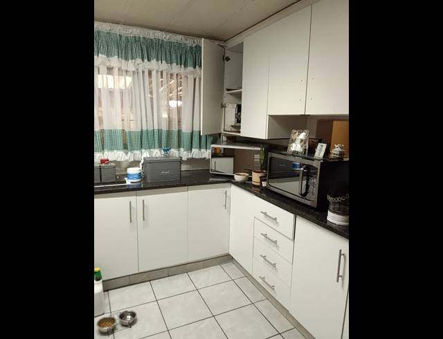 3 BEDROOM HOUSE FOR SALE IN LENASIA EXT 13